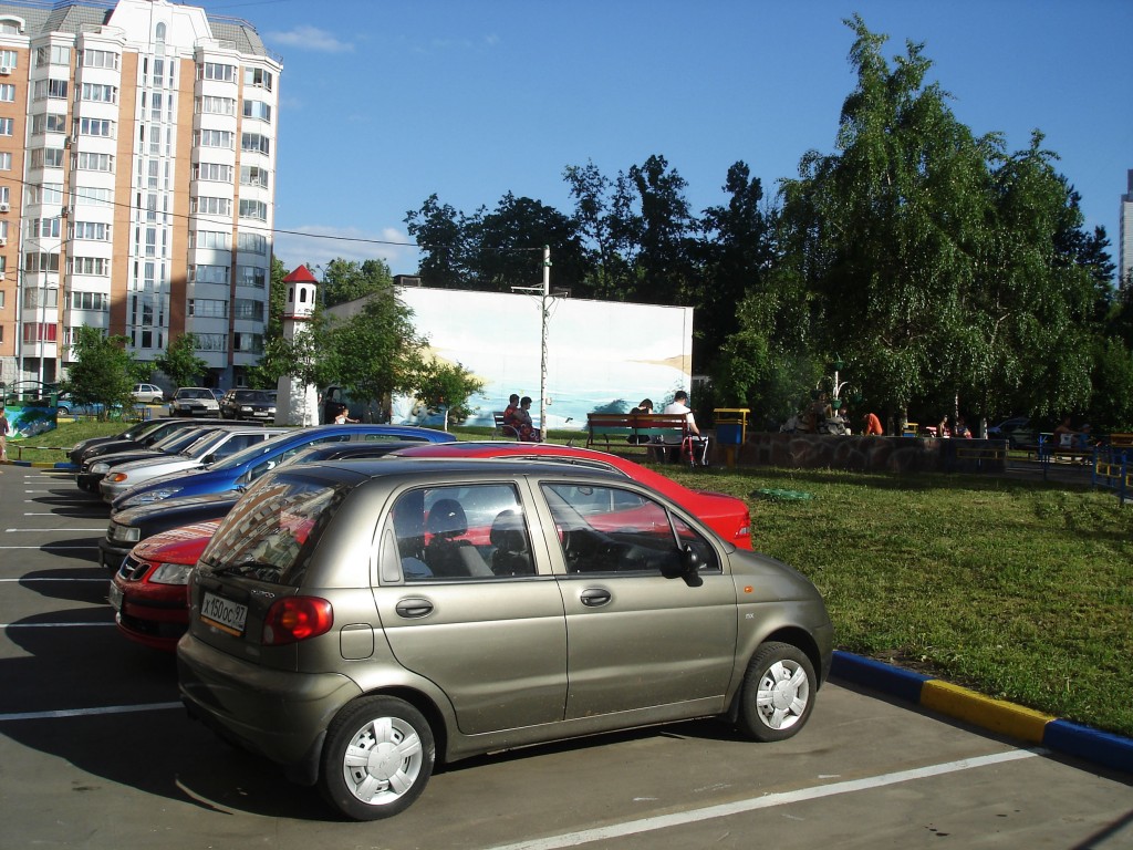 Тандем парковки и детской площадки